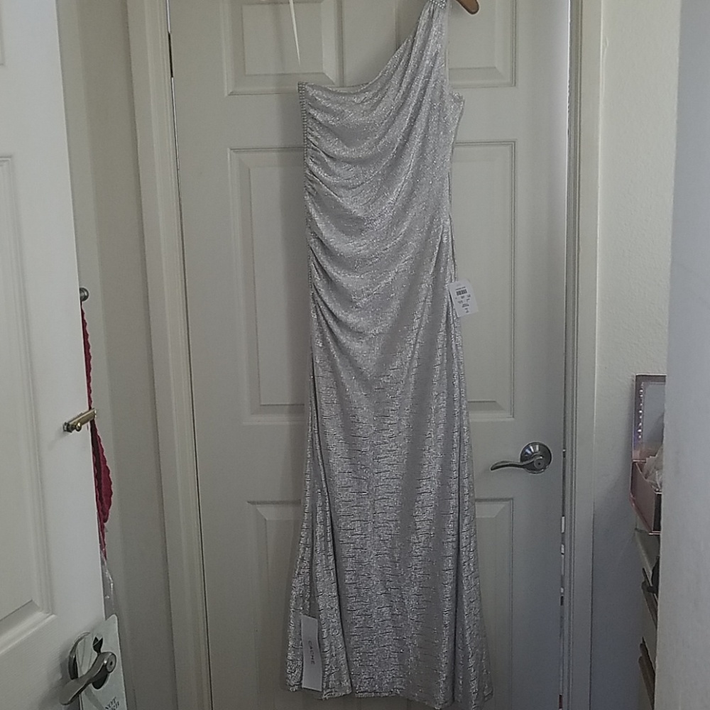 Brand new caché dressy dress
